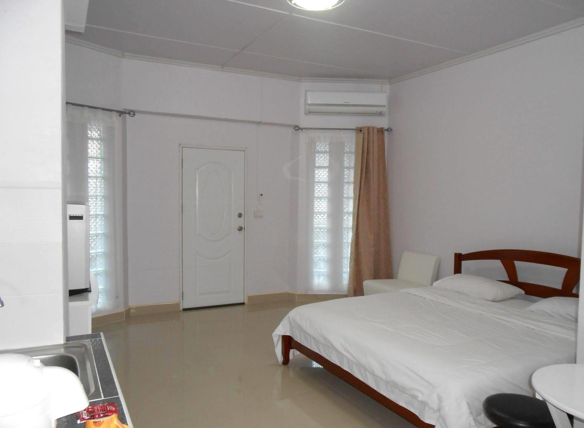 Mt-Room Pak Kret Exterior foto